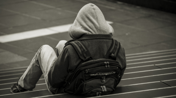 Menghadapi Remaja Pendiam