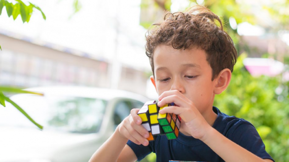 Mendorong Anak Menghadapi Masalah Sendiri
